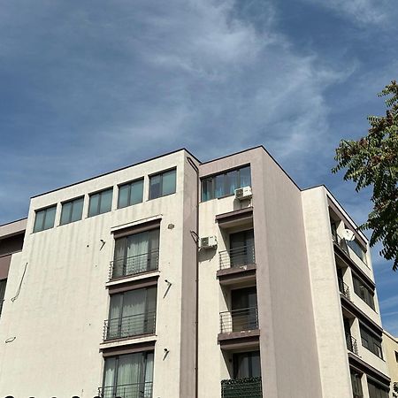 בוקרשט Centru Unirii Luxury Vip Apartament 2 Camere 98 Mp ! Parcare Subterana Privata Incalzita Iarna Si Climatizata Vara Doar Cu Rezervare In Limita Locurilor Disponibile ! Proprietate In Regim Hoteliep - Nu Are Bucatarie ! מראה חיצוני תמונה