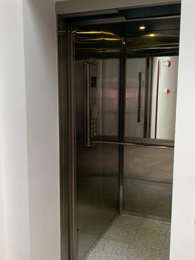 בוקרשט Centru Unirii Luxury Vip Apartament 2 Camere 98 Mp ! Parcare Subterana Privata Incalzita Iarna Si Climatizata Vara Doar Cu Rezervare In Limita Locurilor Disponibile ! Proprietate In Regim Hoteliep - Nu Are Bucatarie ! מראה חיצוני תמונה